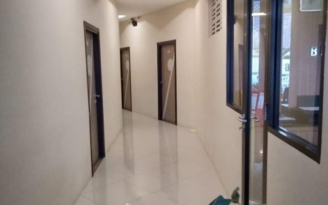 OYO 178 Denata B&B