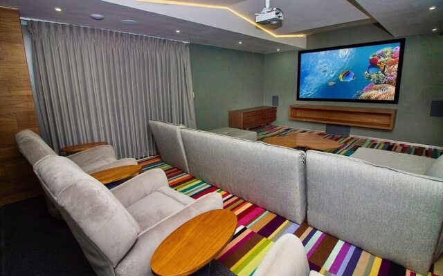 Menesse the City by Casago