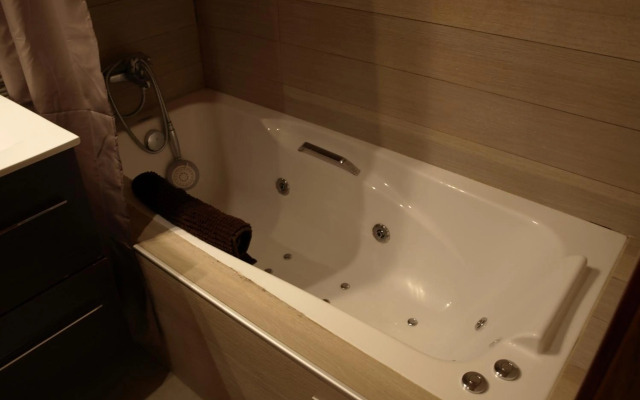 Tarragona Ciudad, El Serrallo AP-2