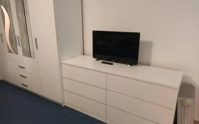 Manooy Studio 2