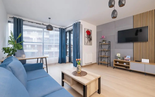Dark Blue Apartment in Kraków by Renters