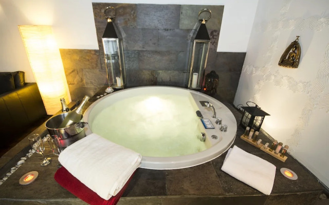 Alaia Holidays Apartments And Suite Caballero De Gracia
