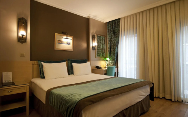Seraglio Hotel & Suites