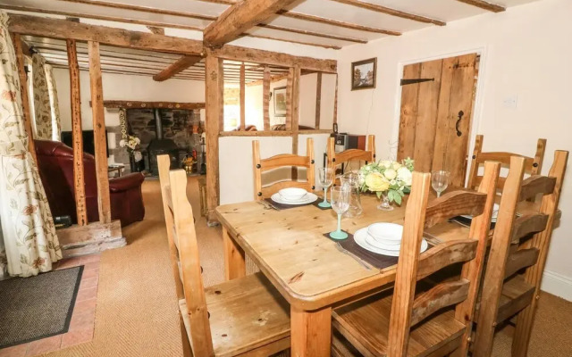 Poston Holiday Cottage