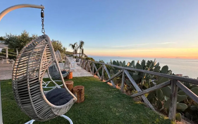 Midenza Seaside & Nature Retreat