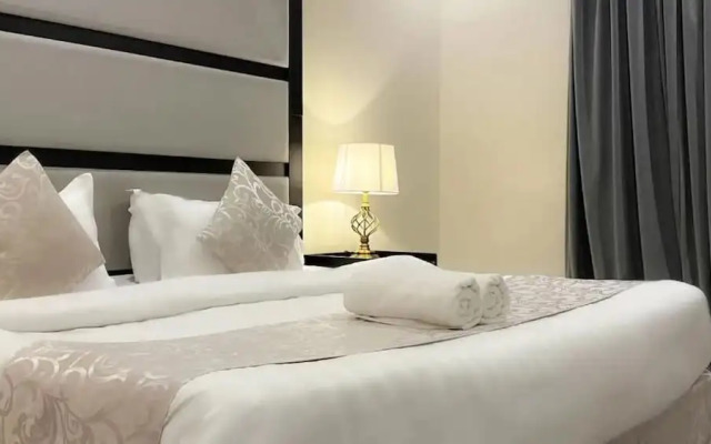 Taj Al Hamra Hotel