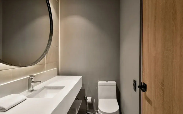 w Lovely 1BR w/ Brilliant Deco in Unicentro