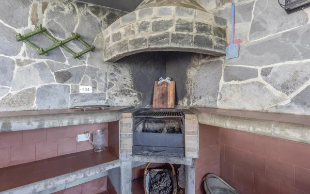 Rural House Los Orovales with Terrace and Parking