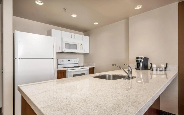 Homesuites by d3h