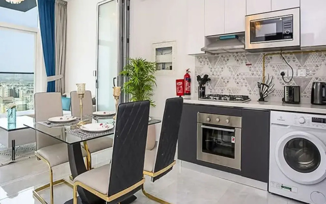 Homesgetaway -spacious 1BR Apt in Pearlz by Danube