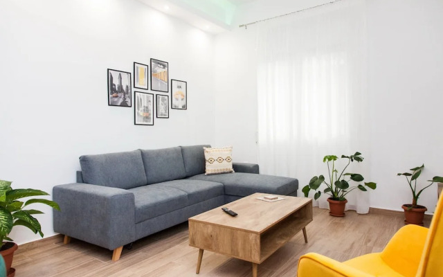 Beautiful new apartment in Petralona
