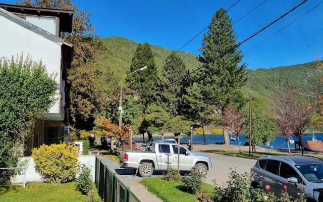 Puerto Lacar Lodge Smarg