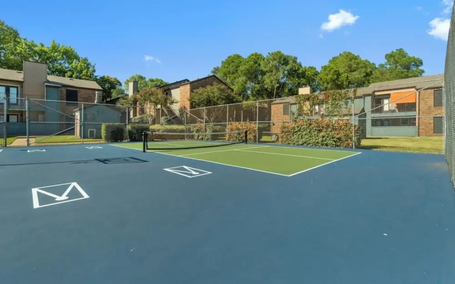 Landing Apartments near Southridge