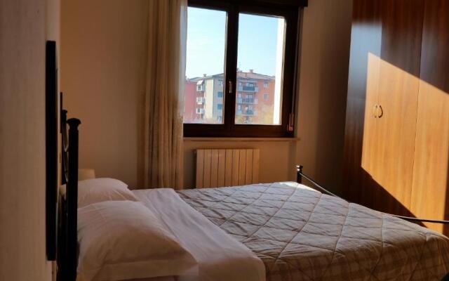 Bilocale Via Imola 4