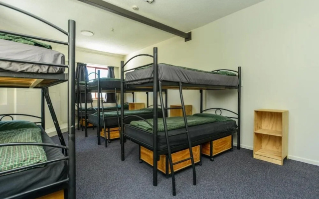 The Rotten Apple Back Packers – Guest Rooms – Hastings