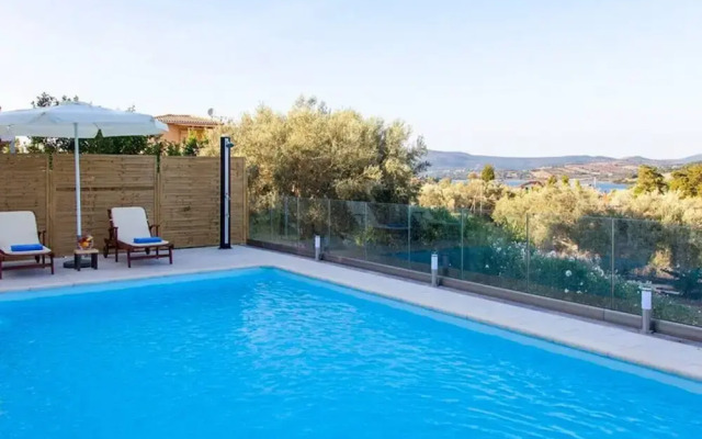 Villa Manos in Ligia
