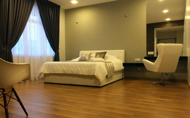 Shamrock Boutique Villa