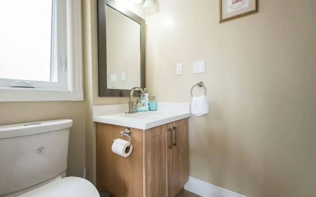 Downtown Comfortable Guest House