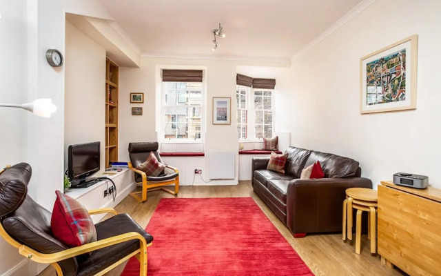 Lovely 2-bed Apartment in Old Town Edinburgh