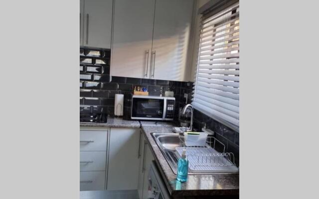 Koena Court Apartment 3