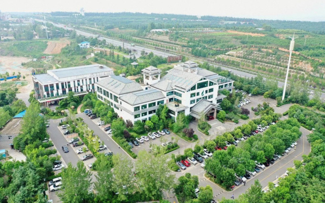 Fengxiang Hot Spring