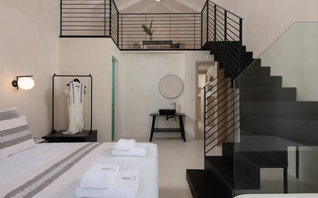Sutor Chic Manor