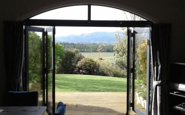 Omaka Heights B & B Country Stay