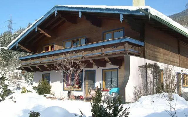 Scenic Apartment in Neukirchen am Großvenediger near Ski Area