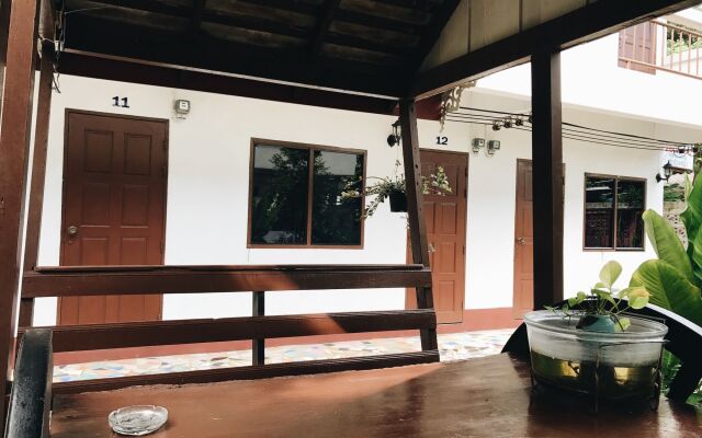 Baan Nukanong Guesthouse