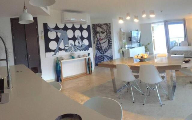 Modern Loft ,eagle Beach ,oasis Condo
