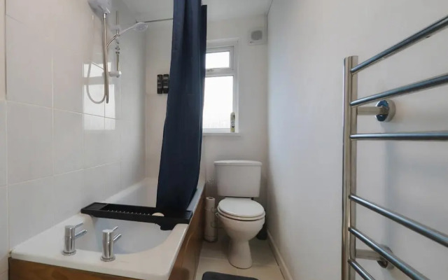 Modern Cozy 2-Bedroom & family friendly