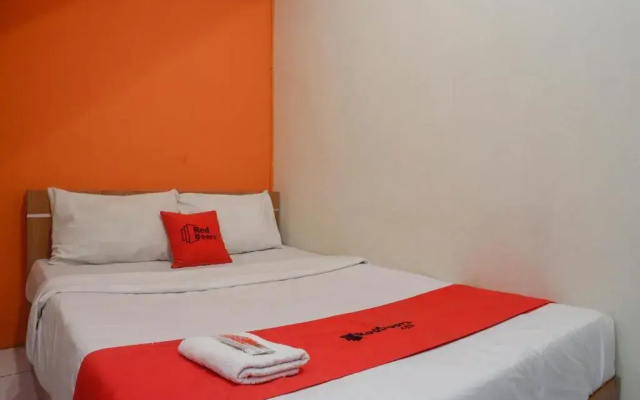 RedDoorz At Kartini Residence Semarang