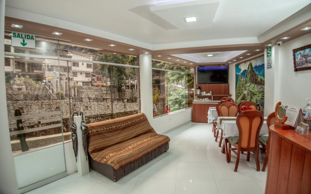 MAPILAND-Hotel Boutique. a unos pasos de la estación de tren y de autobus. Con vista al río y a las montañas