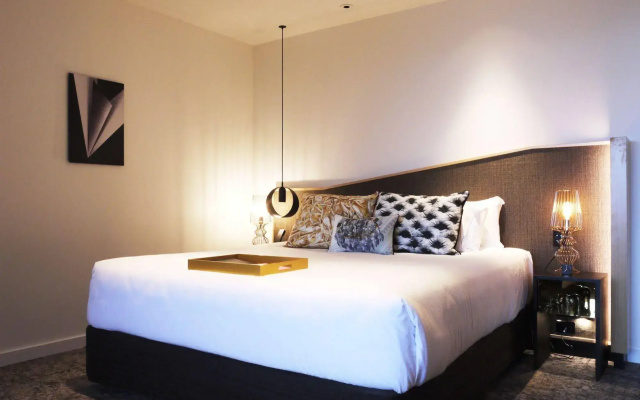 Museum Apartment Hotel, Independent Collection by EVT