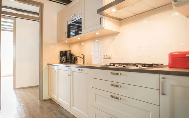 Farmhouse Apartment Near De Slufter