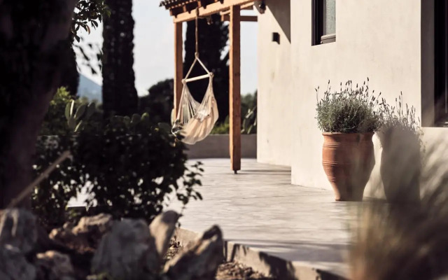Yliessa - Luxury pool villa surrounded by nature