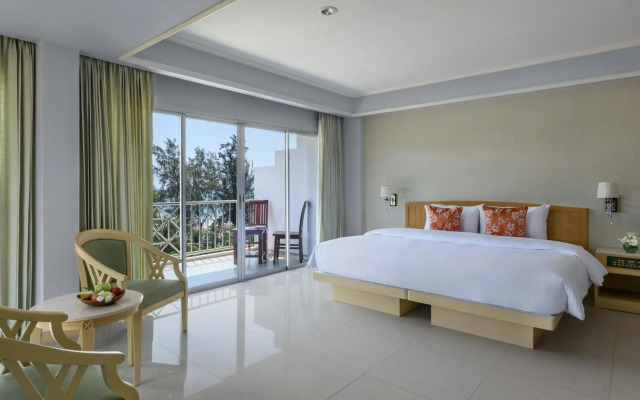 Seapine Beach Golf and Resort Hua Hin