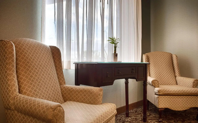 Best Western Summit Inn