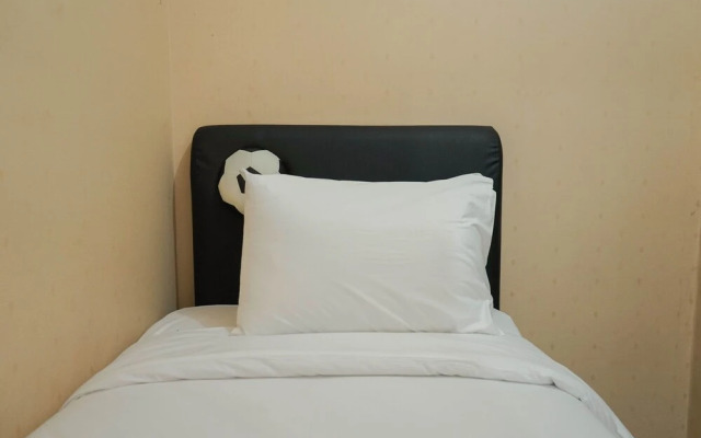 Simply Cozy 2BR Green Pramuka Apartment