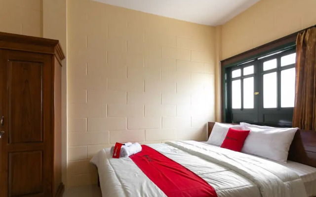 RedDoorz Syariah near Titik Nol Yogyakarta