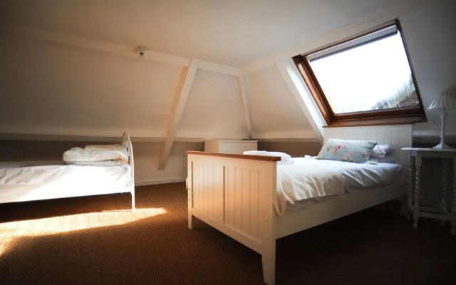 The Manor House Moreton