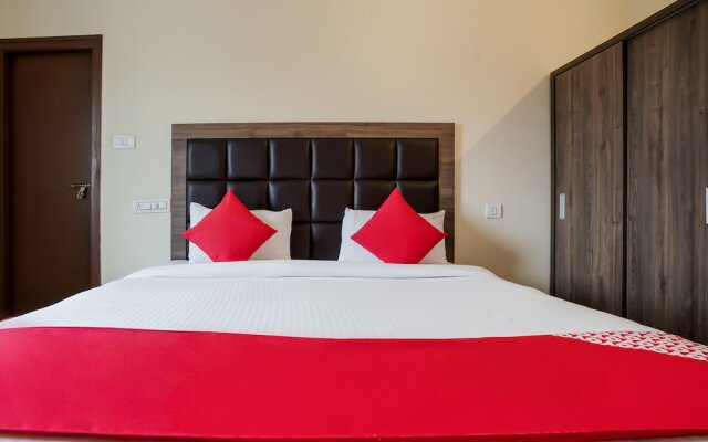 OYO 28637 Gokul Grand