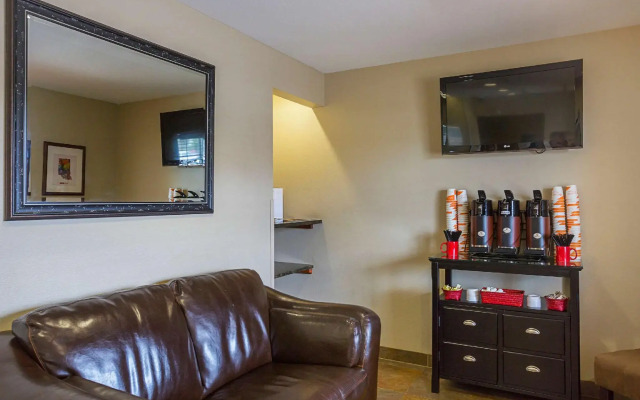 Suburban Studios Clarksville-Louisville North