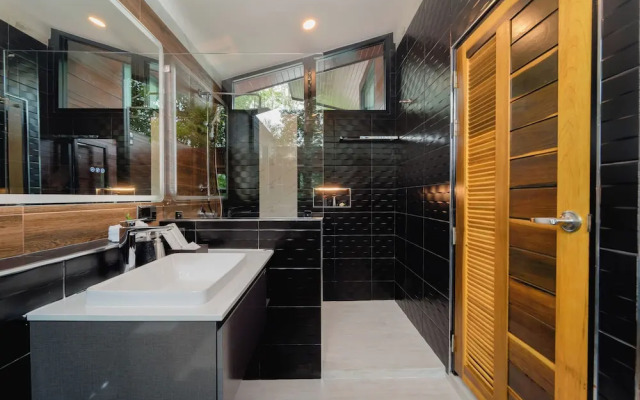 High Tree Resort Co.,Ltd.