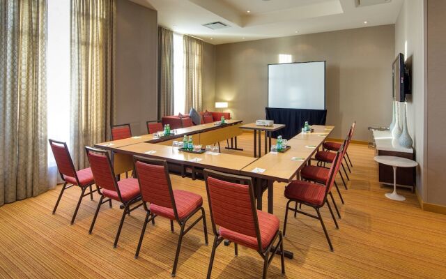 Courtyard Calgary Airport