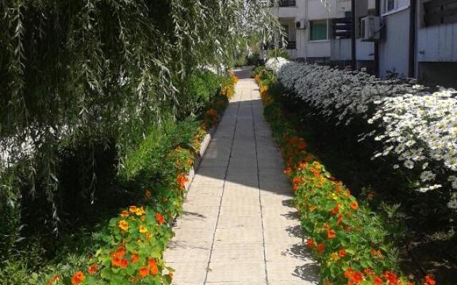 Caprice Apartment in Kiten