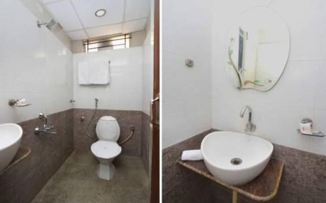 OYO 958 Hotel Greenwood Inn