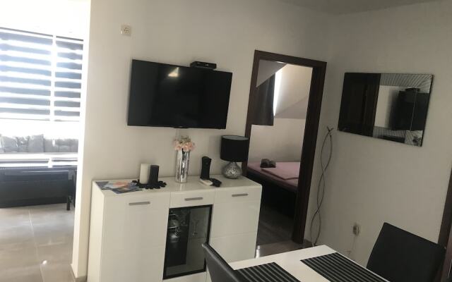 Comfortable 2 Bedroom Apartment