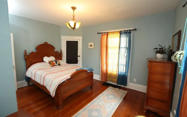 Division Street Suite