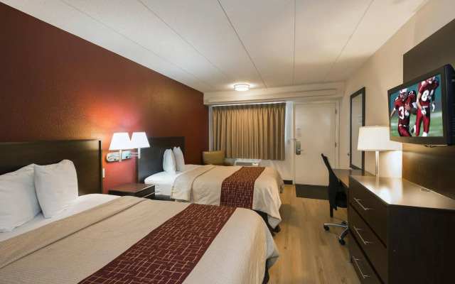 Red Roof Inn PLUS+ St Louis - Forest Park/ Hampton Ave